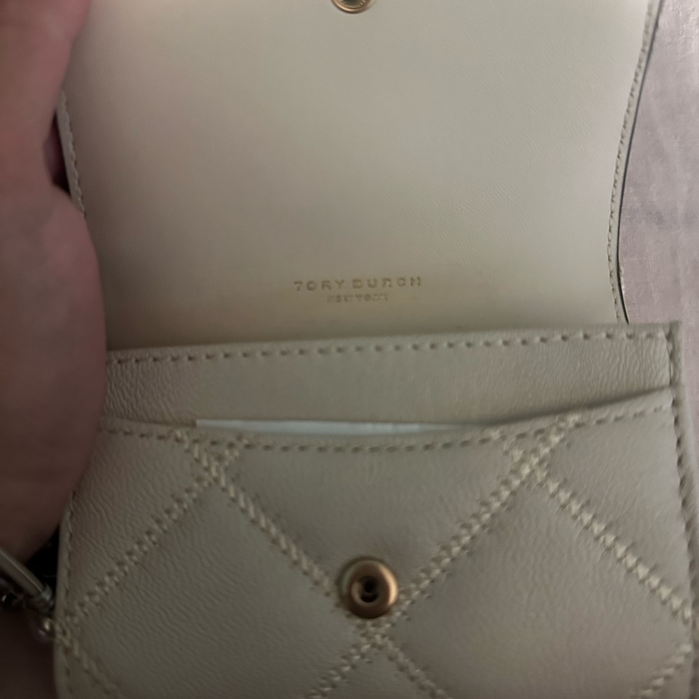 Tory Burch Quilted Leather Wallet in Cream - Picture 3 of 4